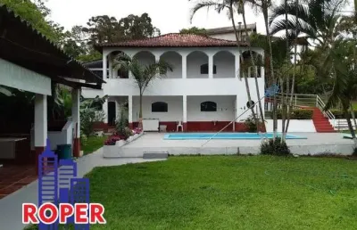 Linda chácara de 2.200 metros com escritura, aceita financiamento à venda no centro de arujá.