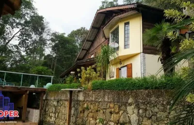 Excelente chácara de 5000 m²/casa sede/piscina/área gourmet com escritura, aceita financiamento à venda no condomínio residencial 5 lagos em mairiporã