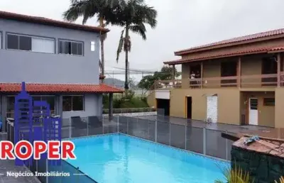 Excelente chácara de alto padrão com 3.190 m²/casa sede e muitas estruturas à venda no condomínio recanto dos passaros ii em jacarei