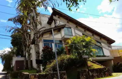 Casa de alto padrão com 400 m²/3 suites/ piscina/ área gourmet à venda em condomínio fechado no arujázinho iv