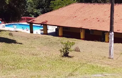 Linda chácara de 4.300 m² aceita financiamento à venda em guararema