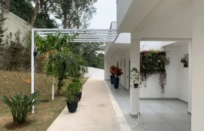 Casa terrea 4 suites/piscina/14 vagas à venda condomínio hills 1 arujá