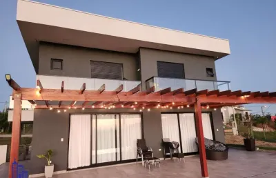 Casa de alto padrão com 1.428 m²/ 3 suites à venda/locação em guararema
