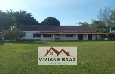 Vendo uma excelente casa com 6 quartos na praia do gavião