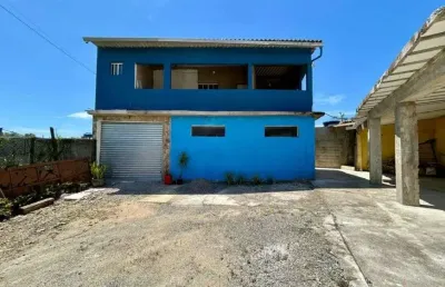 Casa com 2 quartos e espaço para piscina em itanhaém.
