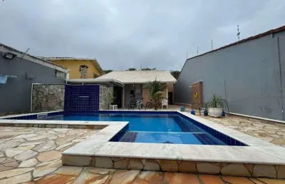 Exclusiva casa com piscina, 3 dormitórios e área gourmet a 500m do mar - aceita financiamento