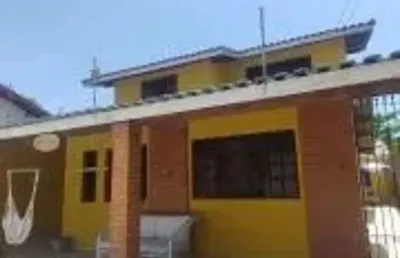 Casa com 5 quartos, piscina e área gourmet com churrasqueira em itanhaém.