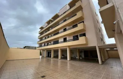 Apartamento na praia com 4 quartos e piscina em peruíbe.
