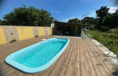 Chácara com 3 quartos, piscina e área gourmet com churrasqueira em itanhaém.