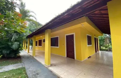 Chácara com 3 quartos, área gourmet, lago e piscina em itanhaém.