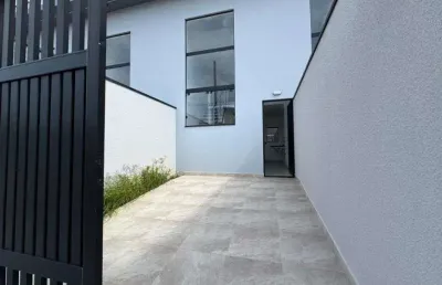Casa lado praia com espaço para piscina em peruíbe.