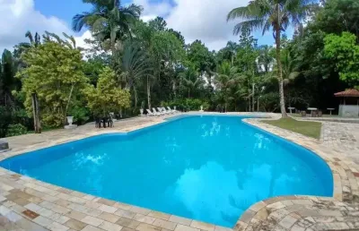Chácara com 15 quartos, piscina e churrasqueira em peruíbe.