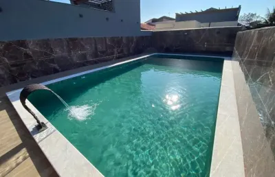 Casa à 100m do mar com piscina e 3 quartos em itanhaém.
