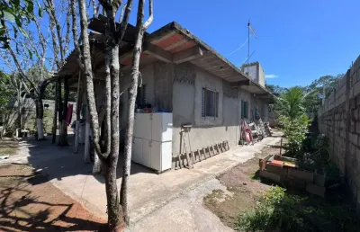 Casa com 3 quartos e espaço para piscina em itanhaém.
