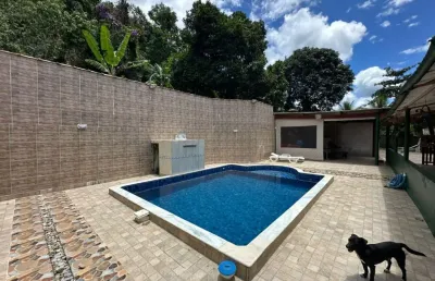 Chácara com 3 quartos, piscina e churrasqueira em peruíbe