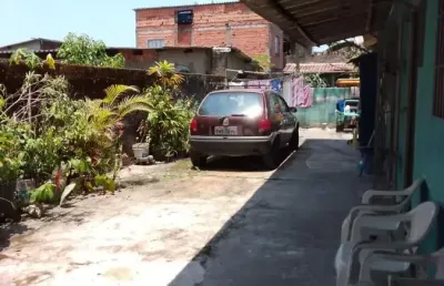 Casa com 3 quartos, churrasqueira e espaço para piscina em peruíbe.