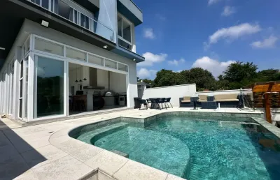 Casa mobiliada novíssima em condomínio aruã brisas - arujá /sp