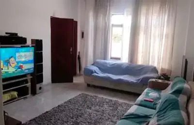 Casa térrea com 2 quartos (1 suíte) e edícula, bairro macuco, em santos/sp