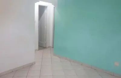 Apartamento térreo de 68m² com 2 quartos e garagem, bairro macuco, em santos/sp