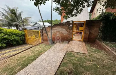 Sobrado com excelente localização, de 287m  no centro de foz do iguaçu pr