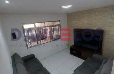 Casa com 2 moradias, sendo 3 e 2 dormitórios á venda, próximo estação dom bosco