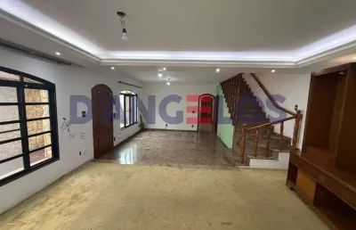 Sobrado de luxo para locação no tatuapé, são paulo-sp: 3 quartos, 1 suíte, 2 salas, 5 banheiros, 5 vagas, 320m² de pura elegância!