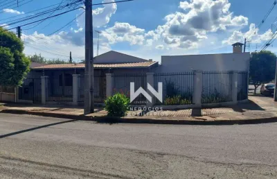 Casa com 4 dormitórios, 220 m² - venda por r$ 800.000,00 ou aluguel por r$ 3.400,00/mês - antares - londrina/pr