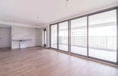 Apartamento à venda na vila mariana com 4 quartos sendo 2 suítes, 2 vagas de garagem.