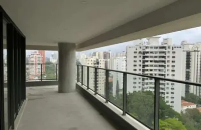 Apartamento para venda com 4 suítes e 3 vagas de garagem.