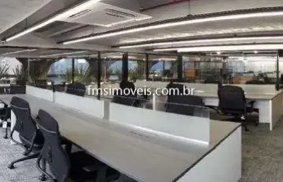 Conjunto comercial com 300m² para locação em pinheiros.
