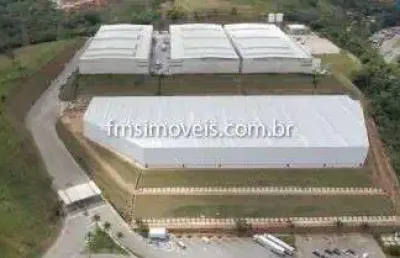Galpão comercial de alto padrão em santana de parnaíba - vila poupança: 2 banheiros, 5 vagas, 2.296m² de área.
