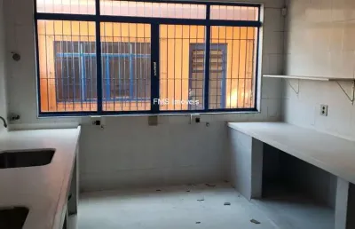 Casa comercial para locação: 8 salas, 2 banheiros, 4 vagas de garagem, 500m² na melhor localização do campo limpo, são paulo-sp.