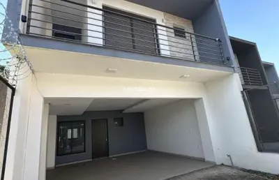 Excelente casa em camobi, 03 dormitórios , 1suíte,  duas sacadas, 02 de garagem!