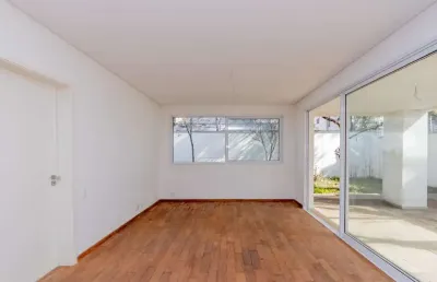 Casa em condomínio para venda com 6 quartos, sendo 4 suítes, 536m²
