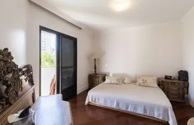 Apartamento tipo para venda em centro com 4 quartos, sendo 2 suítes, 240m²