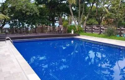 Casa em condomínio para venda com 3 quartos, sendo 1 suíte, 180m²