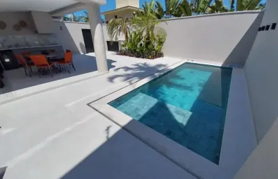 Casa em condomínio para venda com 4 quartos, sendo 4 suítes, 300m²