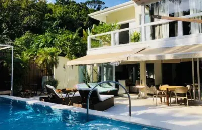 Casa no condomínio blue bay para venda com 4 quartos, sendo 4 suítes, 240m²