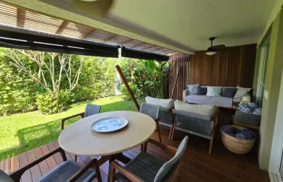 Casa em condomínio para venda com 5 quartos, sendo 5 suítes, 260m²