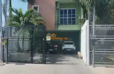 Casa sobrado bairro santa cruz 02 rua fechada e placas solares codigo: 75210