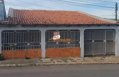 Casa com 2 quartos à venda na Rua Costa Rica, 1, Cristo Rei, Várzea Grande