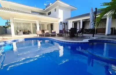 Casa em condomínio fechado com 5 quartos à venda na Rua Priscila B Dutra, 9, Vilas do Atlantico, Lauro de Freitas