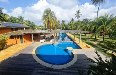 Casa em condomínio fechado com 7 quartos à venda na R. Sucupio, 911, Busca-Vida, Camaçari
