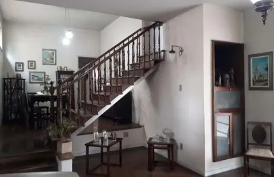 Casa com excelente localização, residencial ou comercial