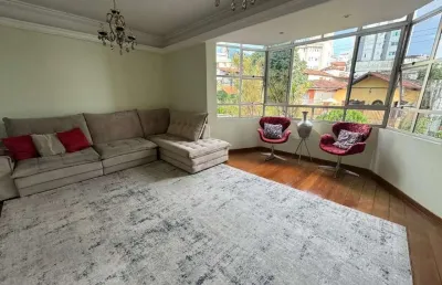 Apartamento amplo, 4 quartos, suíte, 2 vagas, s/elevador