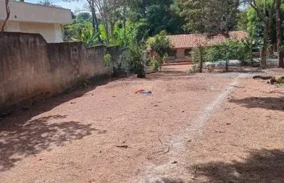 Terreno com 1200m², barracão c/ laje, 6 cômodos, murado