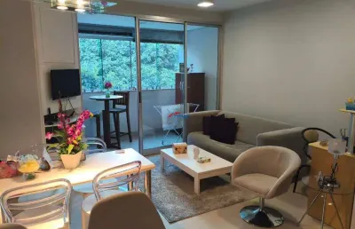 Apartamento 2 quartos, varanda, suíte, port. 24hs, academia, 2 vagas