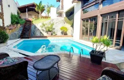 Casa com 4 quartos à venda na Rua Arnaldo Moreira Douat, 55, Floresta, Joinville