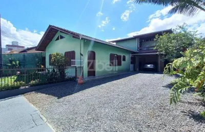 Casa com 3 quartos à venda na Rua Tabatinga, 523, Iririú, Joinville