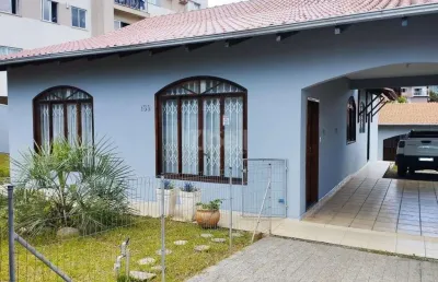 Casa com 3 quartos à venda na Rua Tangará, 188, Iririú, Joinville